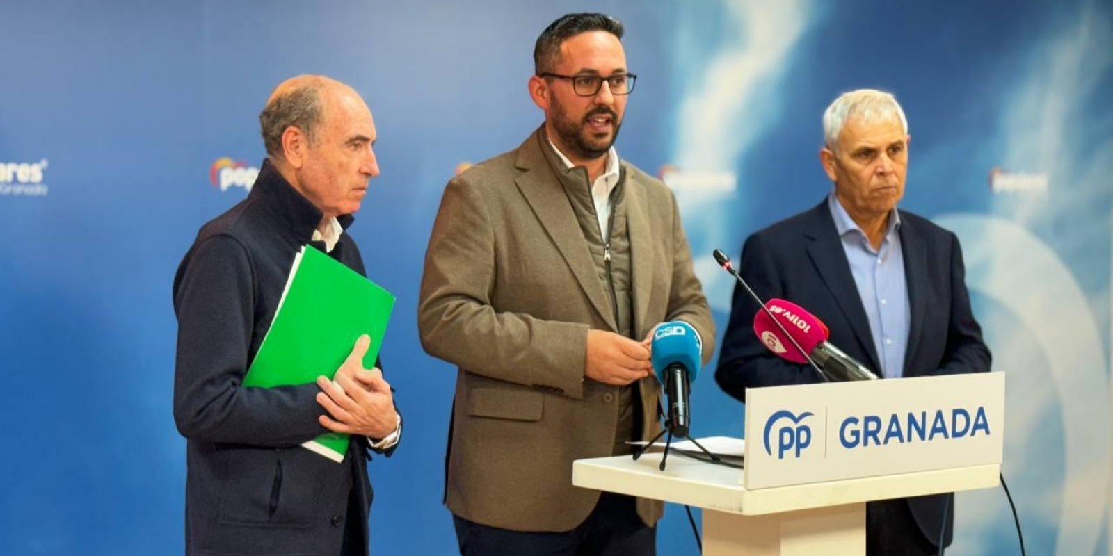 pp-las-cooperativas-agrarias-y-asaja-muestran-su-apoyo-a-los-agricultores