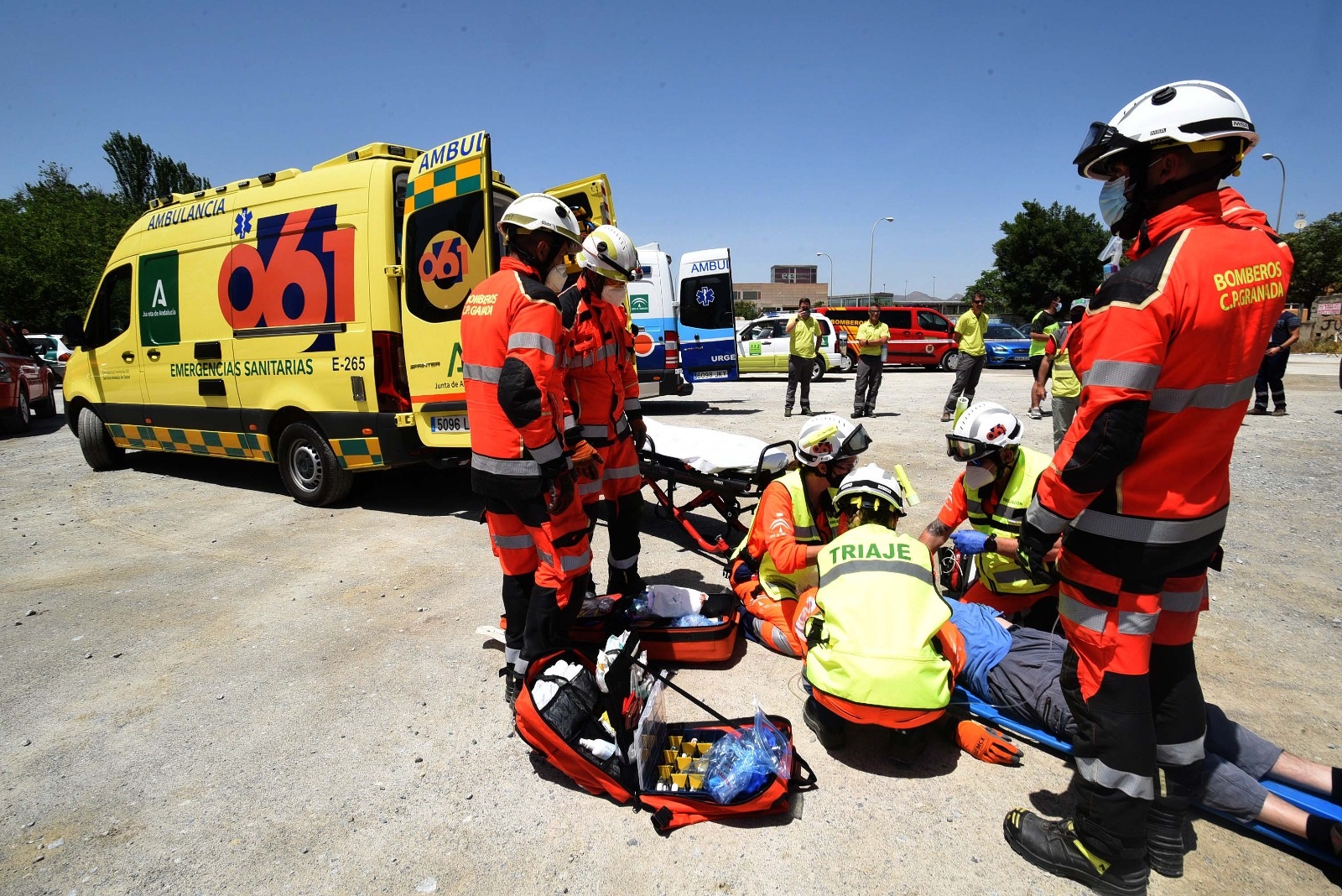 los-granadinos-valoran-con-un-92-sobre-10-el-servicio-recibido-en-2023-por-los-profesionales-de-los-equipos-de-emergencias-sanitarias-061