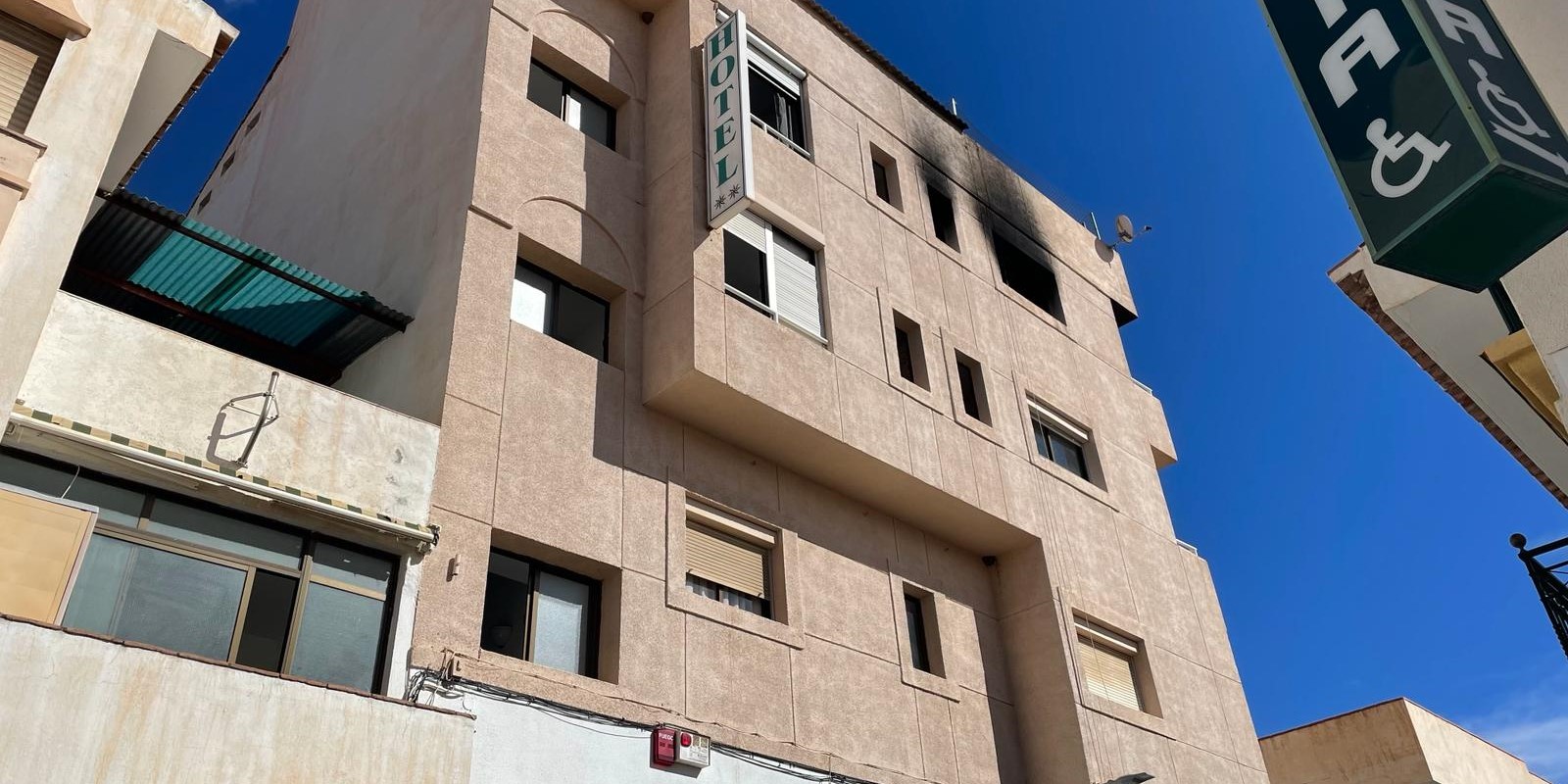 motril-se-incendia-una-habitacion-del-hotel-costa-andaluza