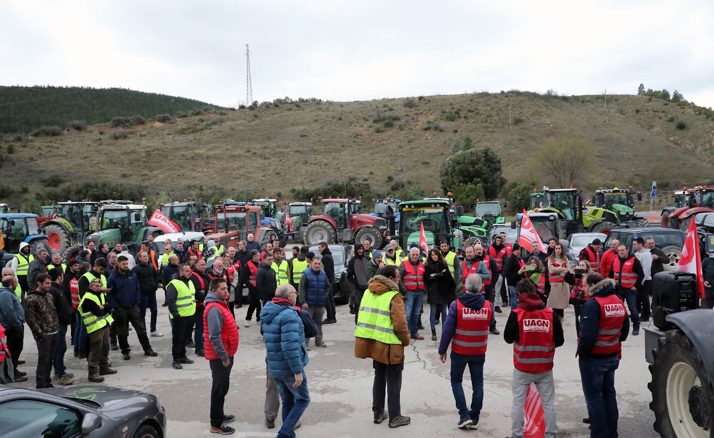 las-organizaciones-agrarias-elevan-el-tono-de-las-protestas-y-convocan-una-tractorada-el-22-de-marzo-en-el-centro-de-granada-2