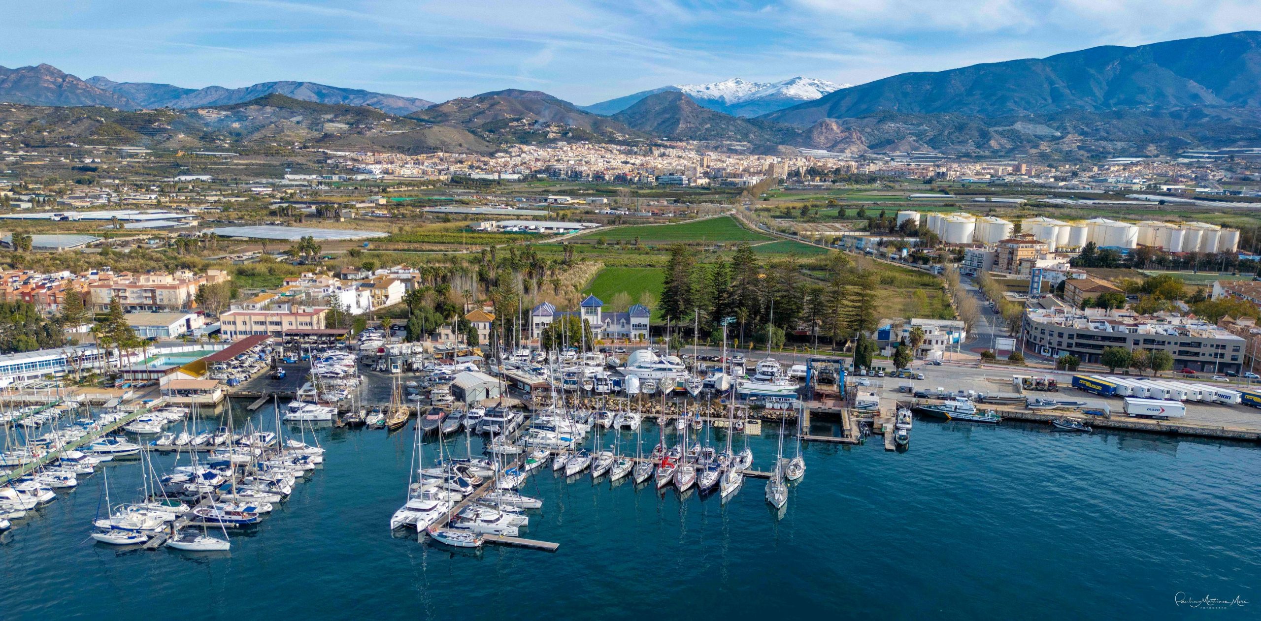 las-playas-de-la-costa-tropical-y-sierra-nevada-dos-alternativas-para-un-fin-semana-algo-mas-que-primaveral