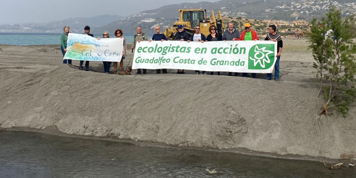 salobrena-la-asociacion-vecinal-cal-y-cana-denuncia-la-destruccion-del-habitat-de-las-islas-de-la-biodiversidad-de-la-playa-de-la-charca