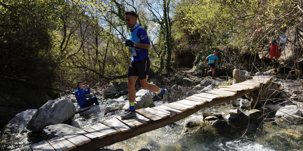 ismael-bacas-y-anna-lufton-se-coronan-en-el-noveno-lanjaron-canon-trail