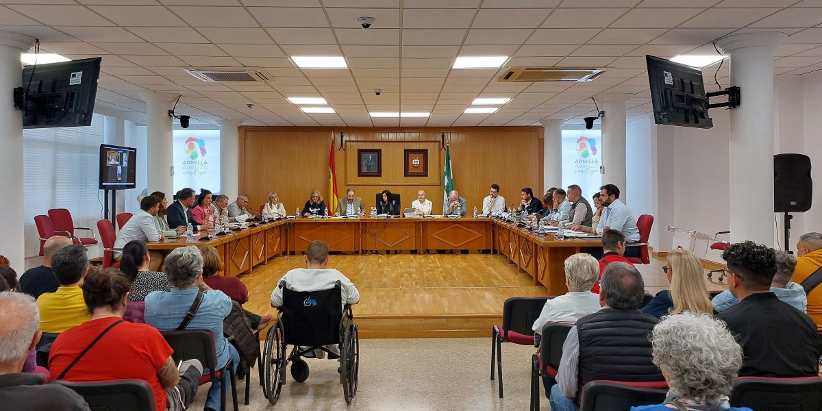 el-ayuntamiento-de-armilla-rechaza-unanimemente-el-campamento-temporal-de-inmigrantes-en-la-base-aerea