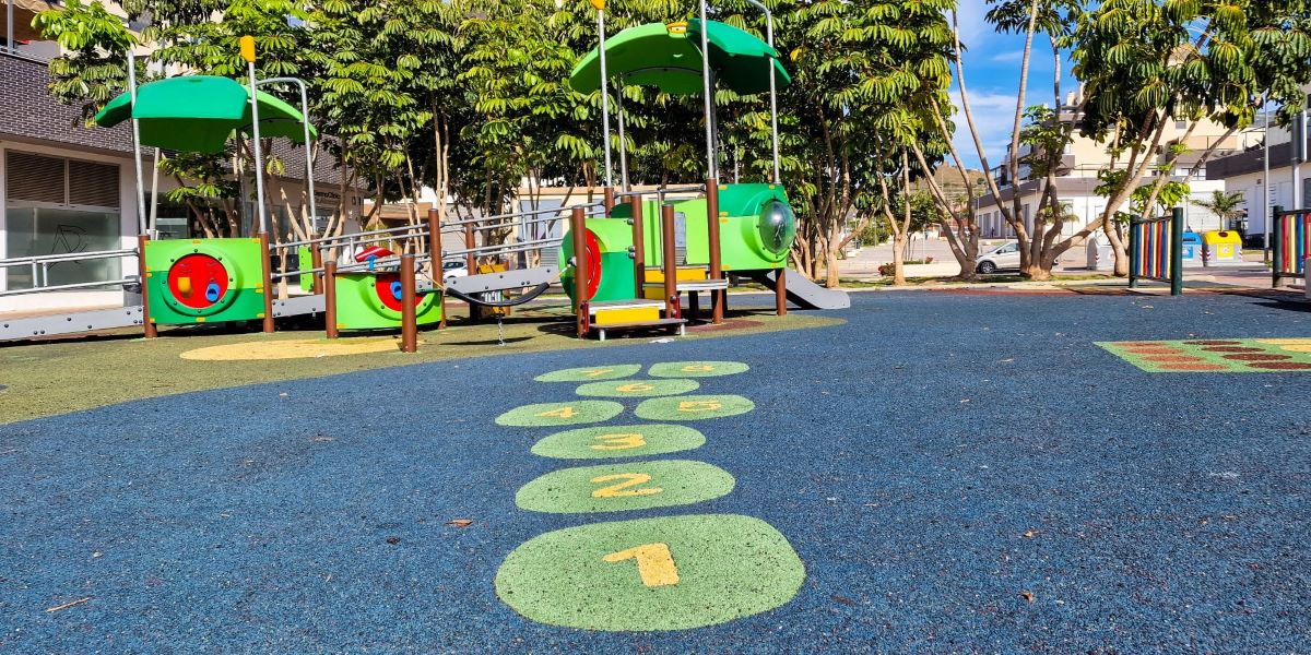 el-ayuntamiento-de-motril-actuara-para-renovar-siete-parques-infantiles-en-mal-estado-de-la-ciudad