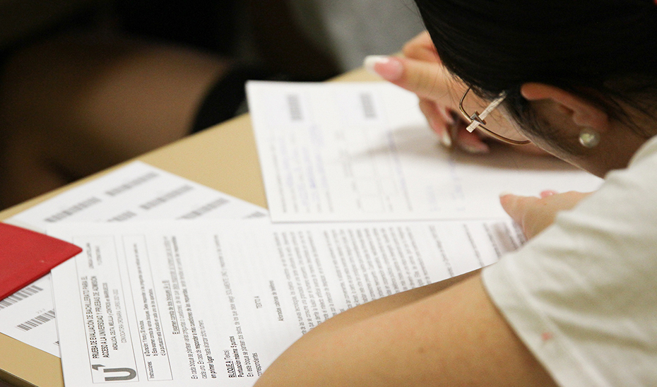 el-9687-del-estudiantado-aprueba-en-la-ugr-la-prueba-de-evaluacion-para-el-acceso-a-la-universidad-la-nota-media-ha-sido-7158-sobre-10