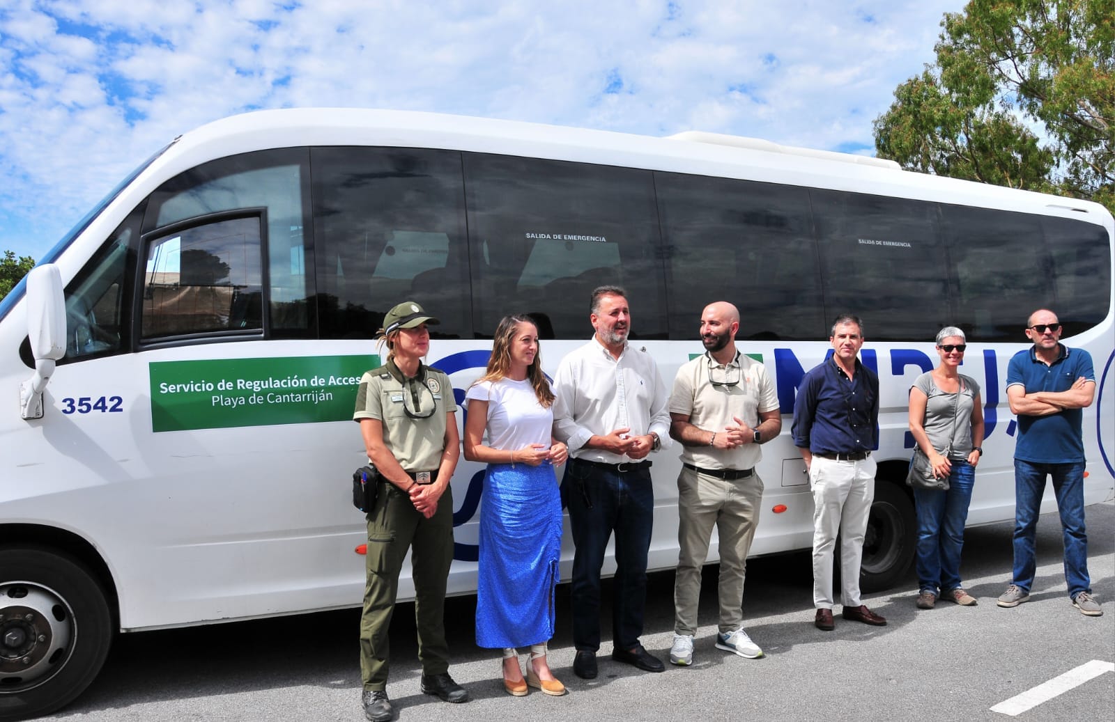 almunecar-se-activa-el-servicio-de-lanzadera-para-usuarios-de-la-playa-nudista-de-cantarrijan