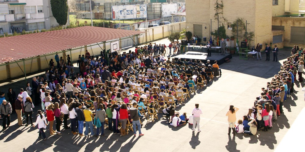 granada-el-ayuntamiento-celebra-el-compromiso-con-reciclaje-y-el-cuidado-del-medio-ambiente-de-los-colegios-granadinos