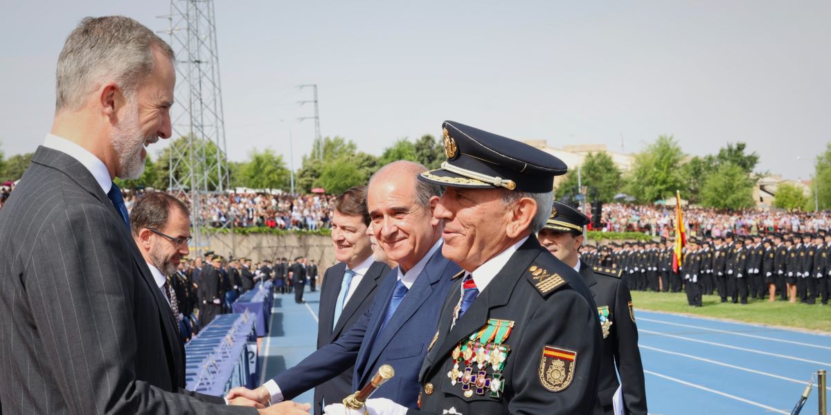 su-majestad-el-rey-preside-la-jura-de-la-xxxviii-promocion-de-la-escala-basica-de-la-policia-nacional
