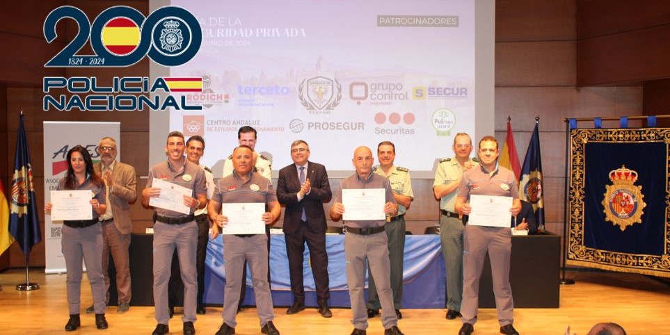 la-policia-nacional-celebra-el-dia-de-la-seguridad-privada-haciendo-entrega-de-menciones-honorificas-a-70-miembros-de-este-sector-en-sus-distintas-categorias