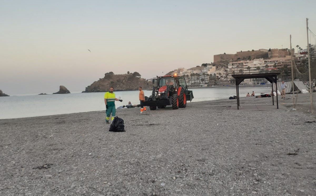 almunecar-prepara-un-amplio-dispositivo-para-la-fiesta-de-san-juan-en-las-playas