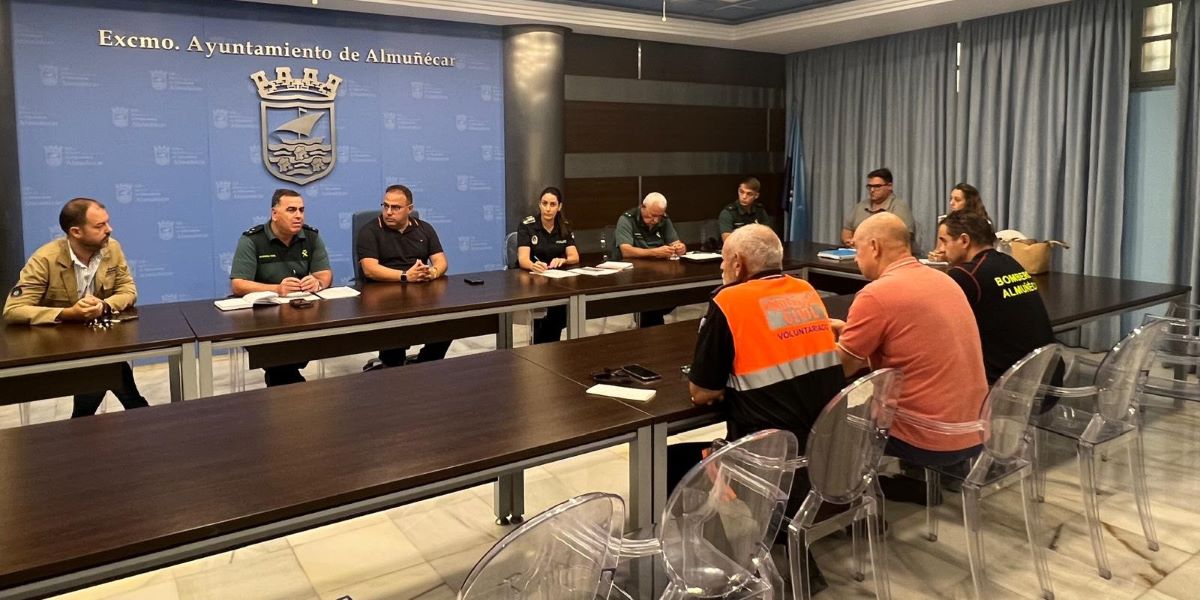 almunecar-unos-100-agentes-entre-guardia-civil-y-policia-local-velaran-por-la-seguridad-y-el-cumplimiento-de-las-normas-en-san-juan