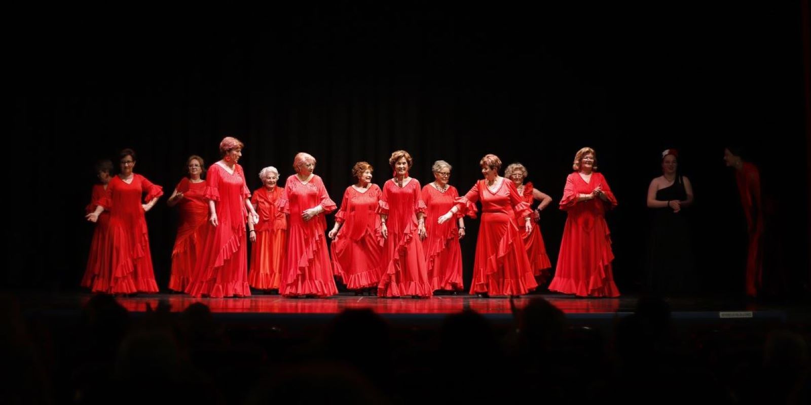 jubiladas-de-huetor-tajar-mejoran-su-salud-fisica-y-psiquica-gracias-al-flamenco