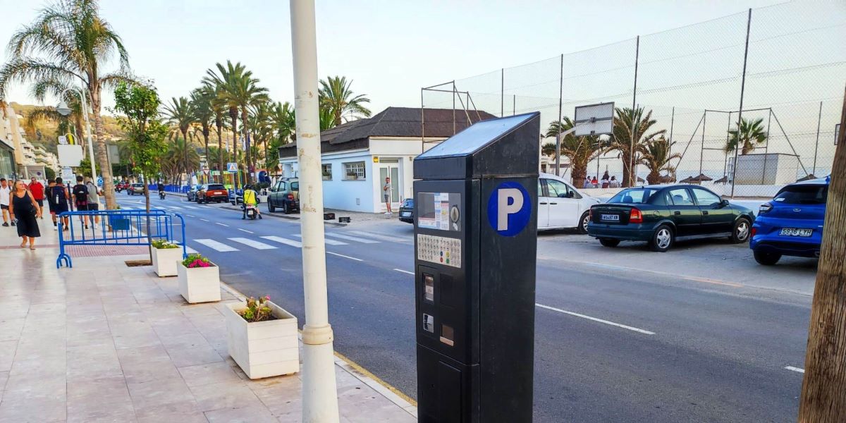 el-lunes-1-de-julio-entra-en-vigor-la-zona-naranja-en-los-paseos-maritimos-de-almunecar-y-la-herradura