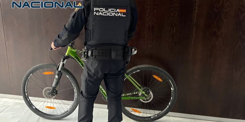 la-policia-nacional-detiene-a-un-activo-ladron-que-habia-sustraido-dos-bicicletas-valoradas-en-cerca-de-2-000-euros