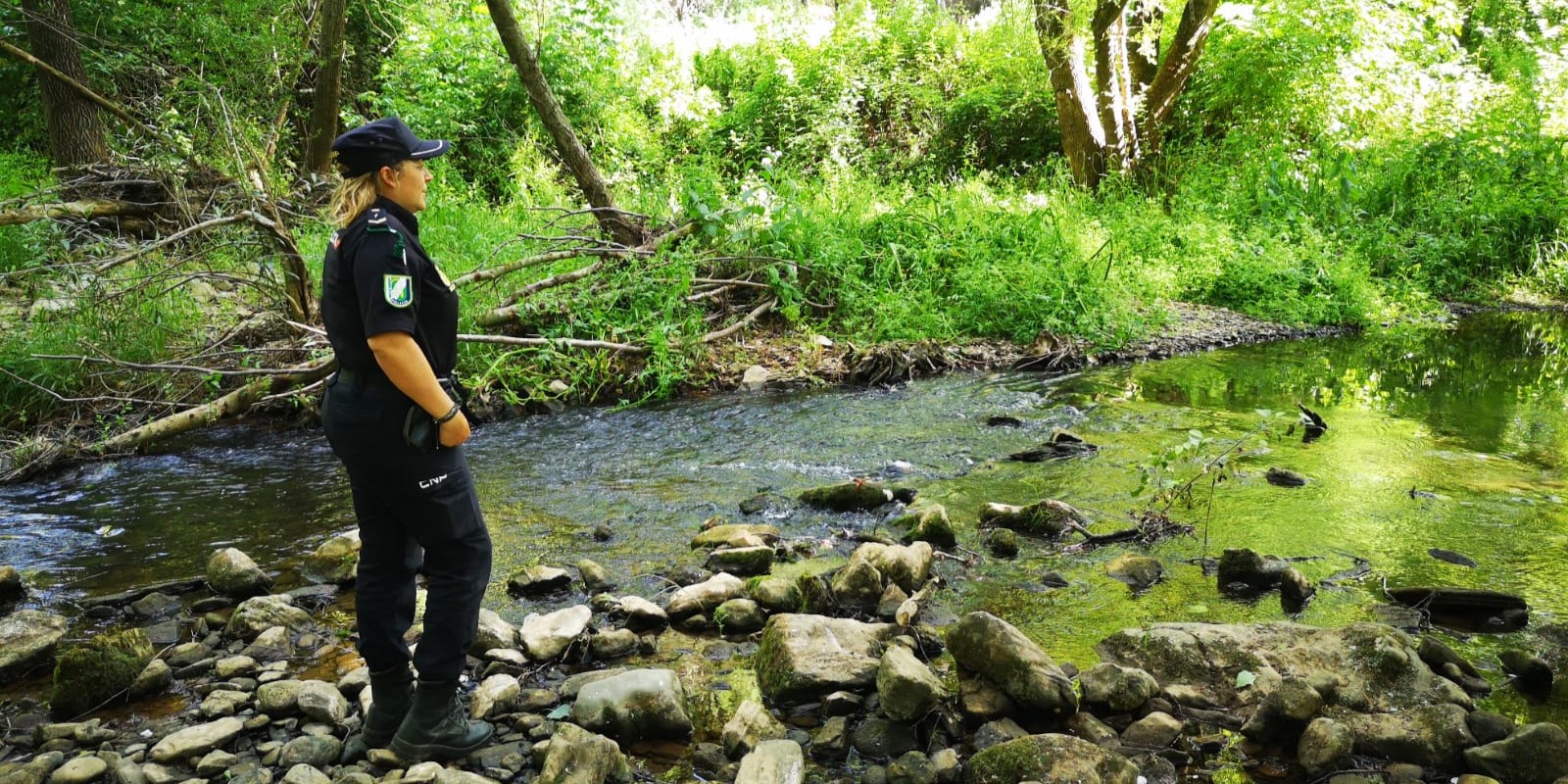 orgiva-la-unidad-de-policia-adscrita-retira-a-su-madre-cinco-menores-de-nacionalidad-checa