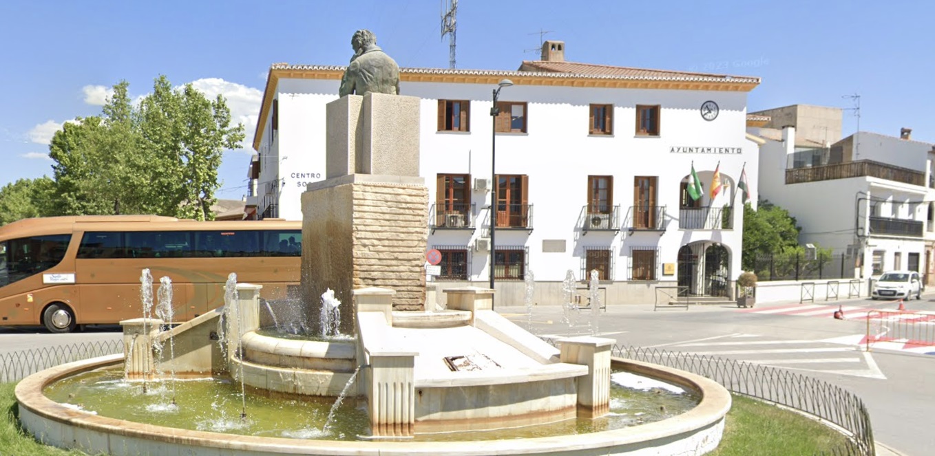 el-anejo-de-la-paz-en-fuente-vaqueros-celebra-sus-fiestas-populares-con-juegos-de-agua-lanzamiento-de-huesos-de-aceituna-y-musica-celta