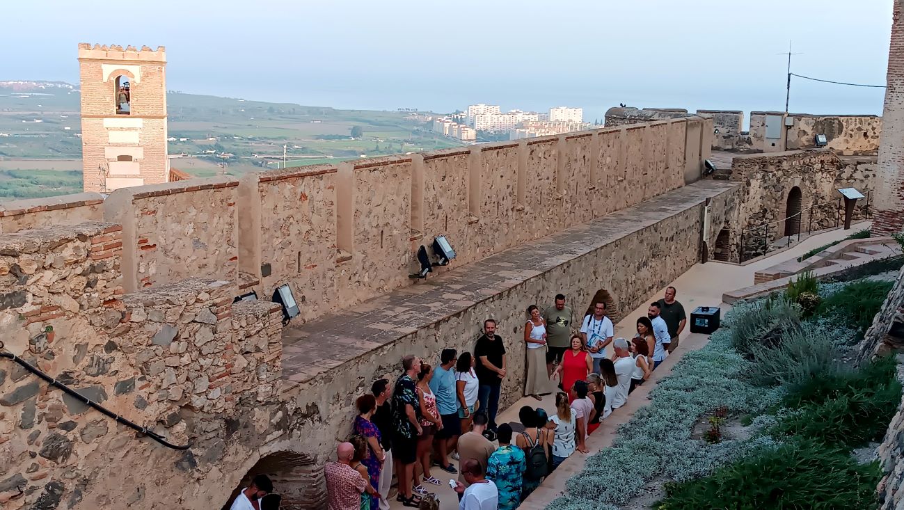 salobrena-exito-de-acogida-en-la-primera-velada-de-la-hora-dorada-del-castillo