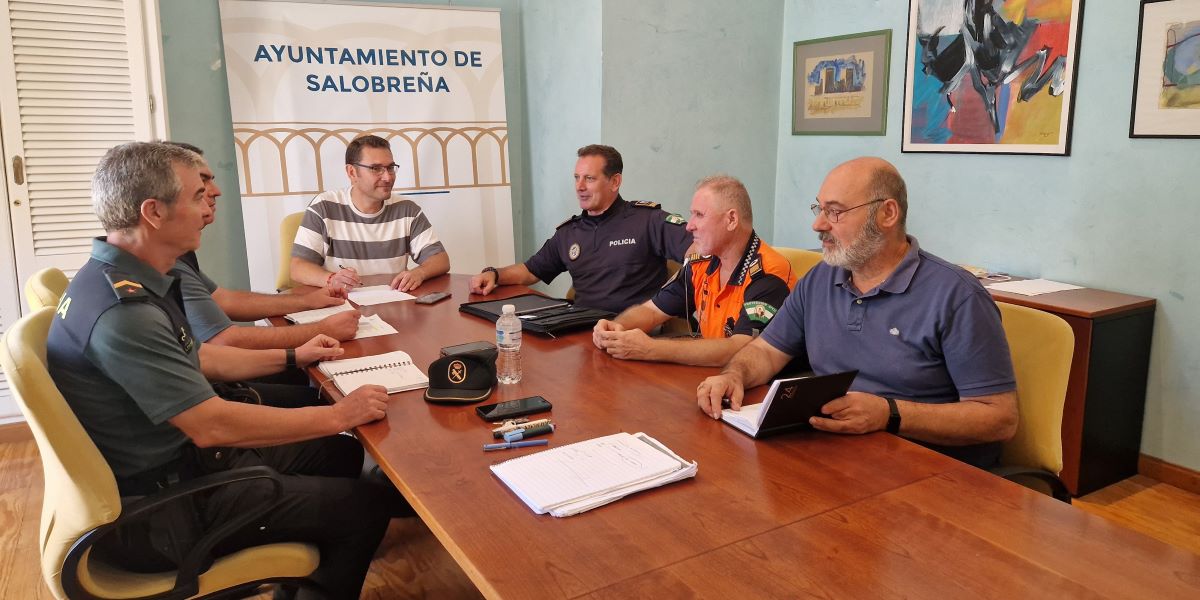 salobrena-ayuntamiento-y-fuerzas-de-seguridad-se-reunen-para-coordinar-el-dispositivo-para-el-festival-solmusic-que-se-celebra-este-fin-de-semana-en-salobrena