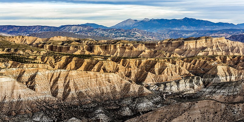 una-exposicion-revela-los-secretos-astronomicos-del-geoparque-de-granada