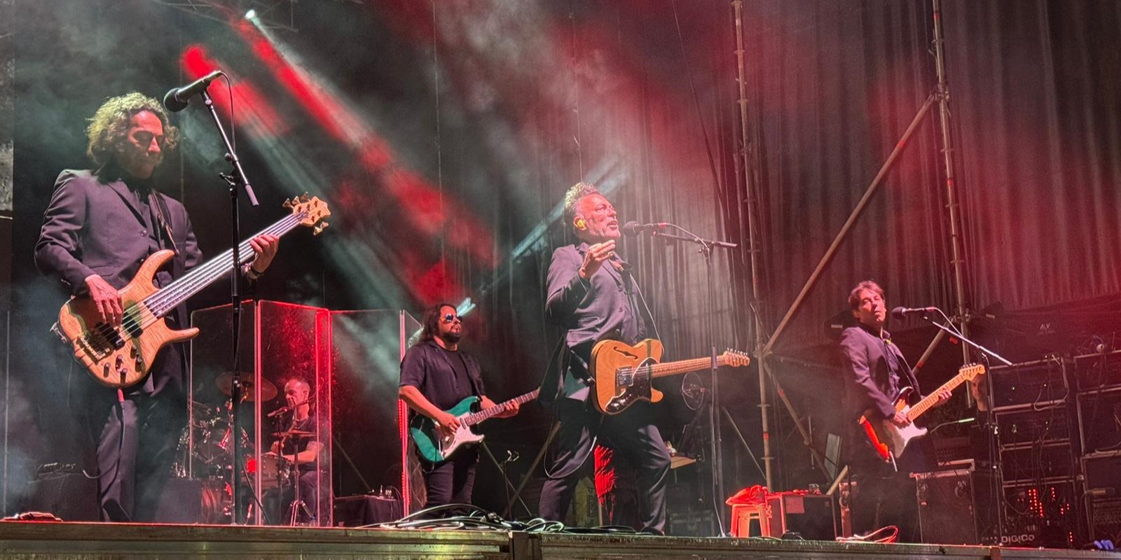 motril-mas-de-5-000-personas-gozaron-de-las-canciones-de-cafe-quijano