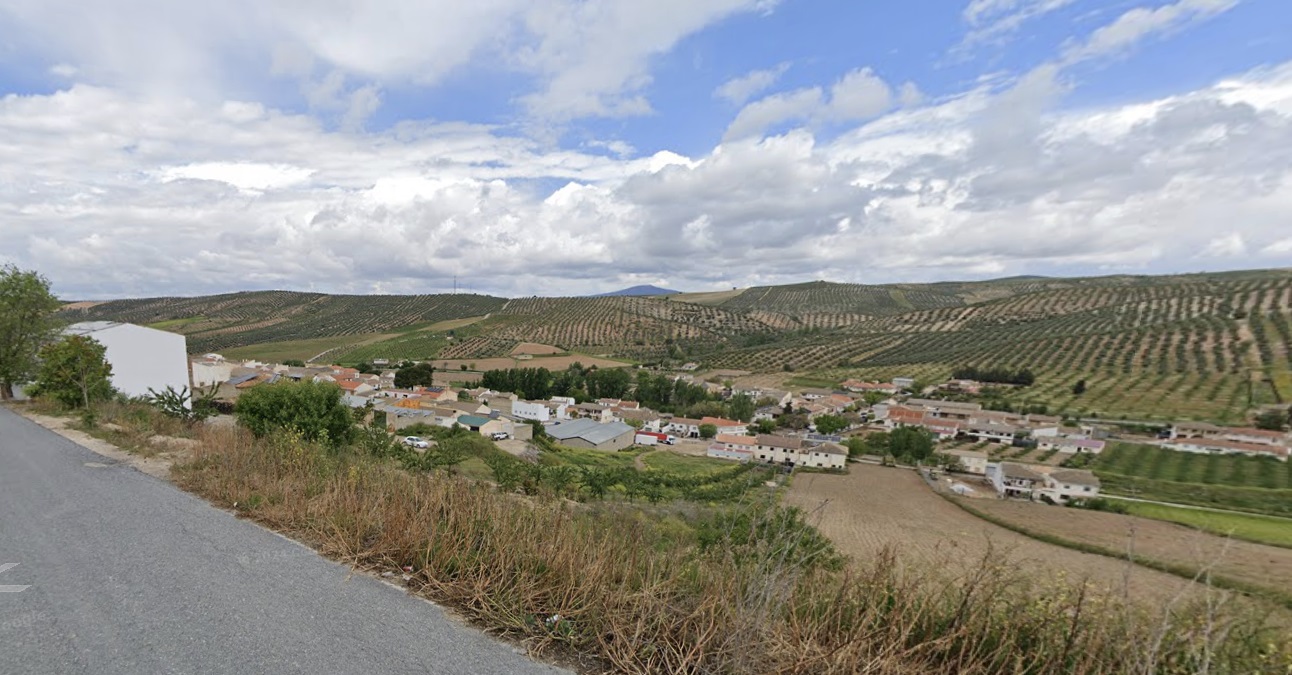 encuentran-a-un-hombre-fallecido-en-un-coche-volcado-en-un-olivar-en-pinar