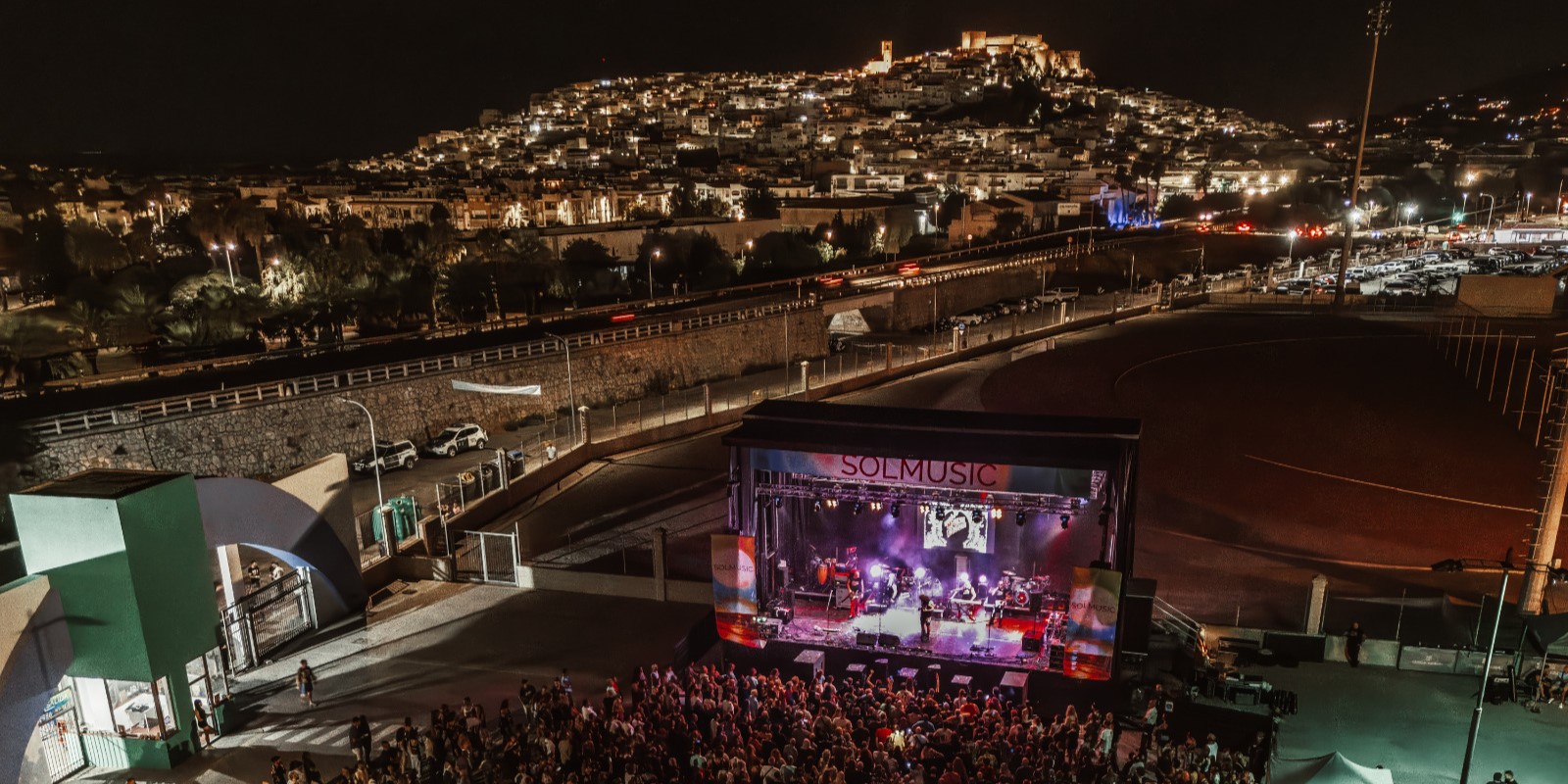 salobrena-solmusic-reunio-aproximadamente-a-unas-2-500-amantes-de-la-musica-rock