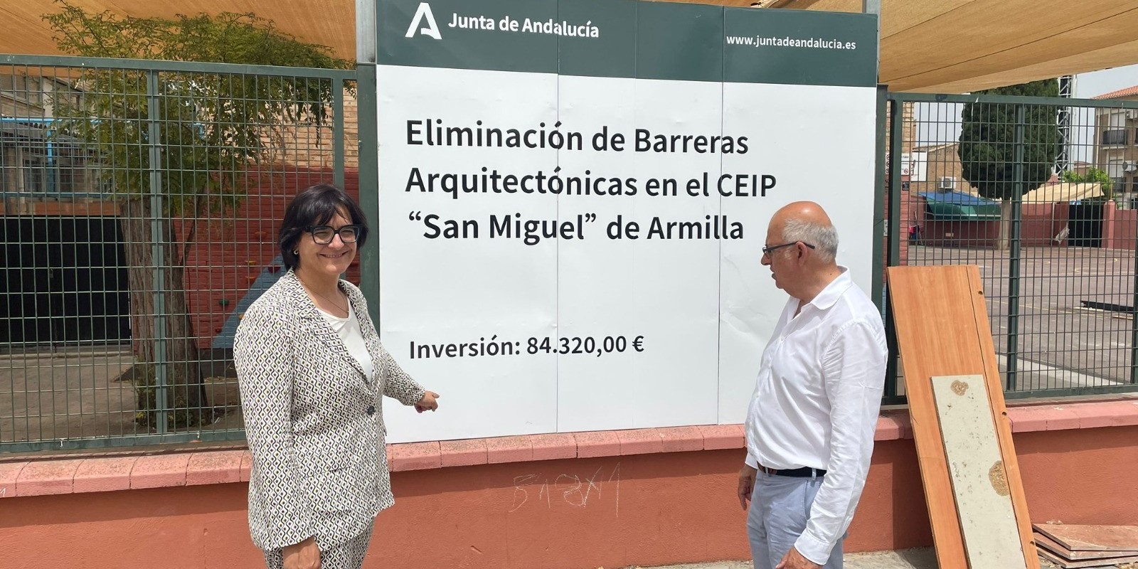 la-junta-acomete-obras-para-eliminar-barreras-arquitectonicas-en-el-ceip-san-miguel-de-armilla