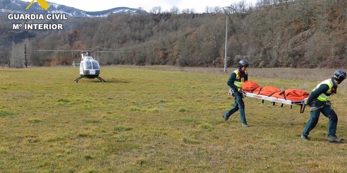 la-guardia-civil-rescata-a-un-senderista-que-sufrio-un-infarto-en-las-inmediaciones-del-mulhacen-y-a-otros-4-en-el-fin-de-semana