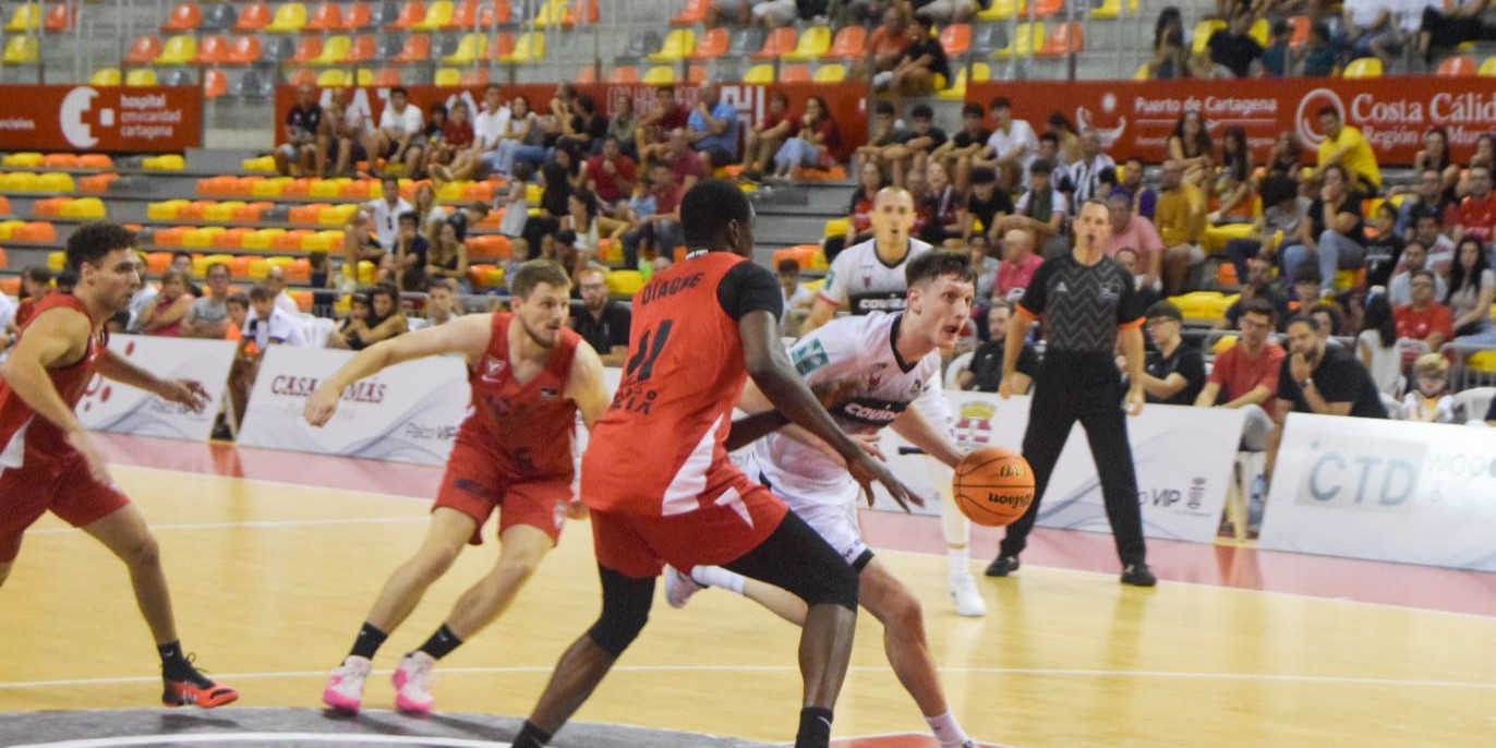 el-coviran-granada-conquista-el-i-trofeo-region-de-murcia-costa-calida-tras-imponerse-al-ucam-murcia