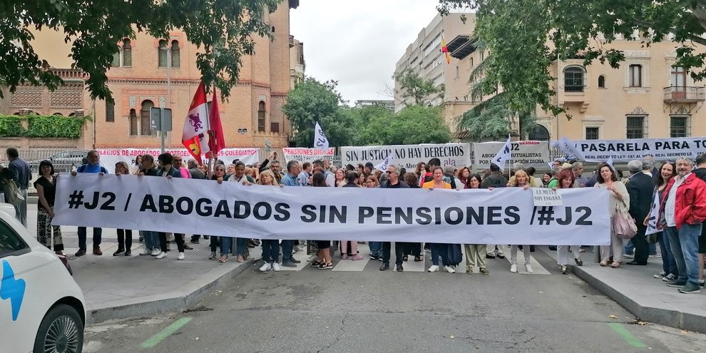 abogados-y-procuradores-de-granada-se-movilizaran-para-reclamar-jubilaciones-dignas