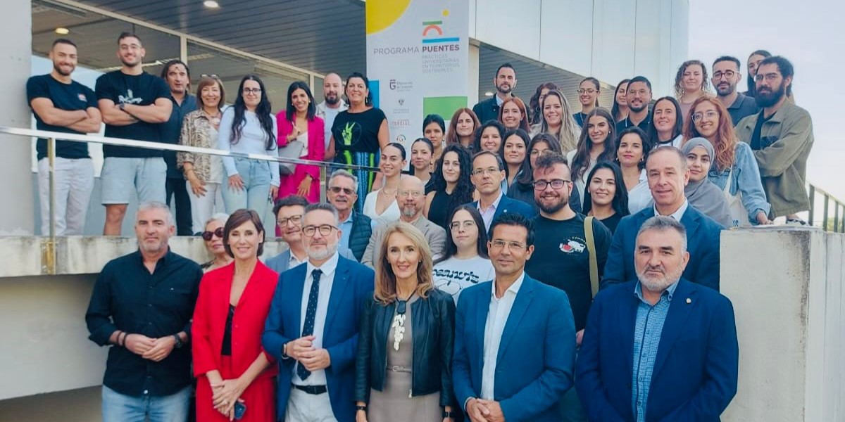 un-total-de-34-jovenes-universitarios-finalizan-sus-practicas-en-municipios-granadinos-en-el-marco-del-programa-puentes