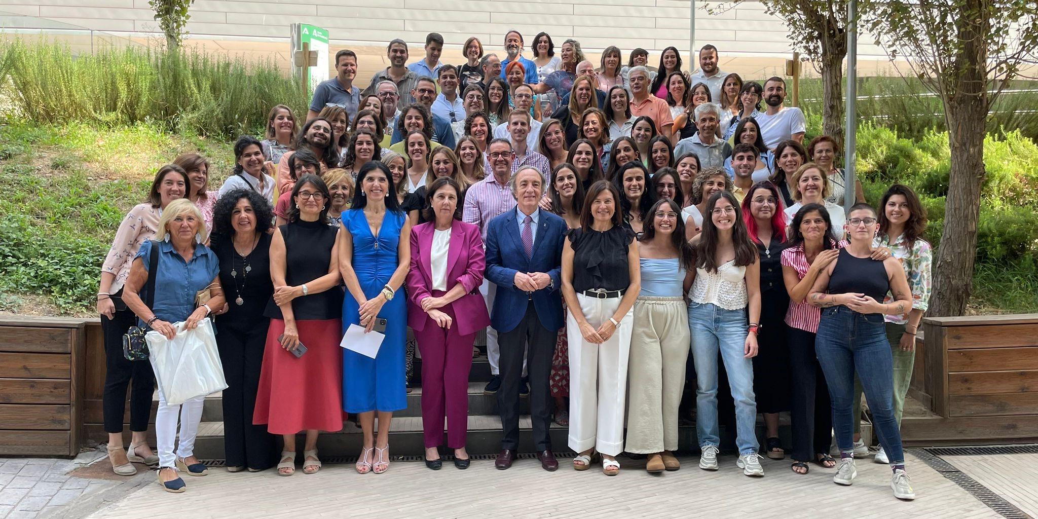 el-distrito-sanitario-granada-metropolitano-celebra-un-acto-de-despedida-a-los-36-medicos-residentes-que-han-acabado-su-formacion