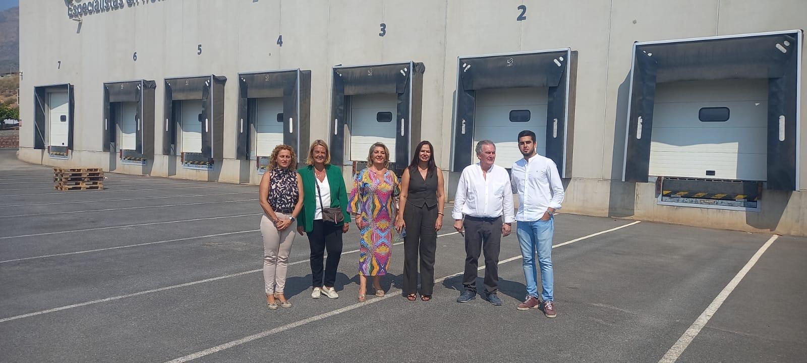 la-delegada-de-agricultura-y-la-alcaldesa-de-motril-visitan-las-instalaciones-de-frutas-fajardo