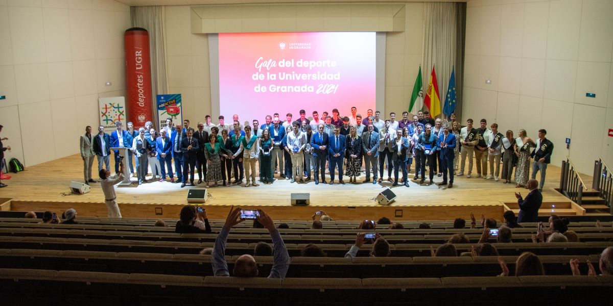 la-primera-gala-del-deporte-en-la-ugr-reconoce-a-los-mejores-deportistas-del-curso-academico-23-24