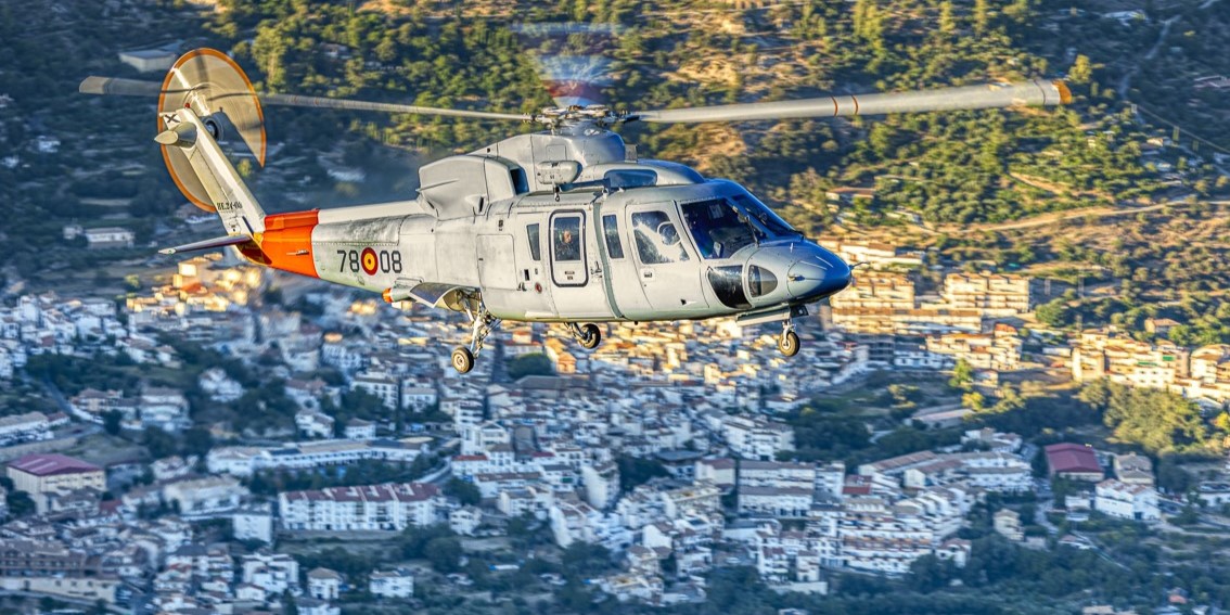 el-fin-de-una-era-el-sikorsky-s-76c-y-el-futuro-del-ala-78-una-despedida-aerea-durante-la-ofrenda-floral