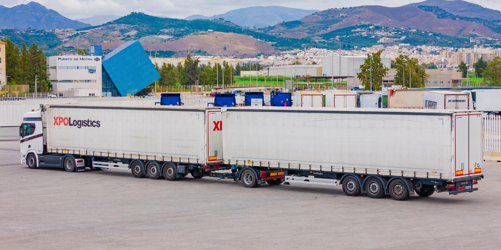 el-puerto-de-motril-pionero-en-espana-en-el-transporte-maritimo-de-mercancias-en-duo-trailer