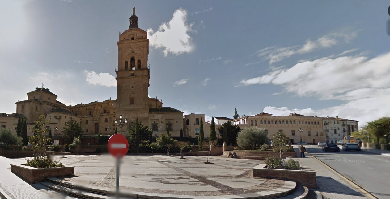detenida-la-encargada-de-una-tienda-de-telefonia-de-guadix-por-apoderarse-de-17-telefonos-moviles-de-alta-gama