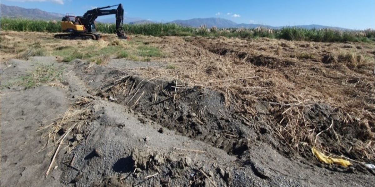 salobrena-la-asociacion-vecinal-cal-y-cana-denuncia-un-presunto-delito-ambiental-en-el-paraje-natural-de-la-playa-de-la-punta-del-rio