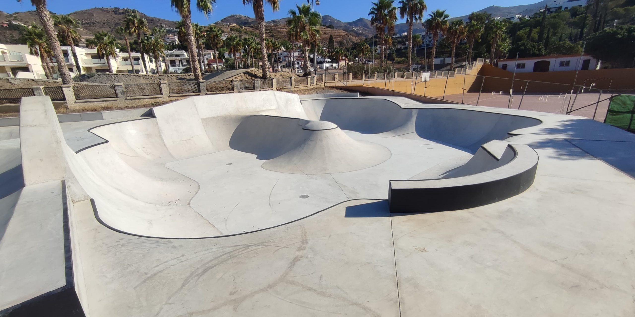 almunecar-iu-propone-posibles-mejoras-para-el-skatepark
