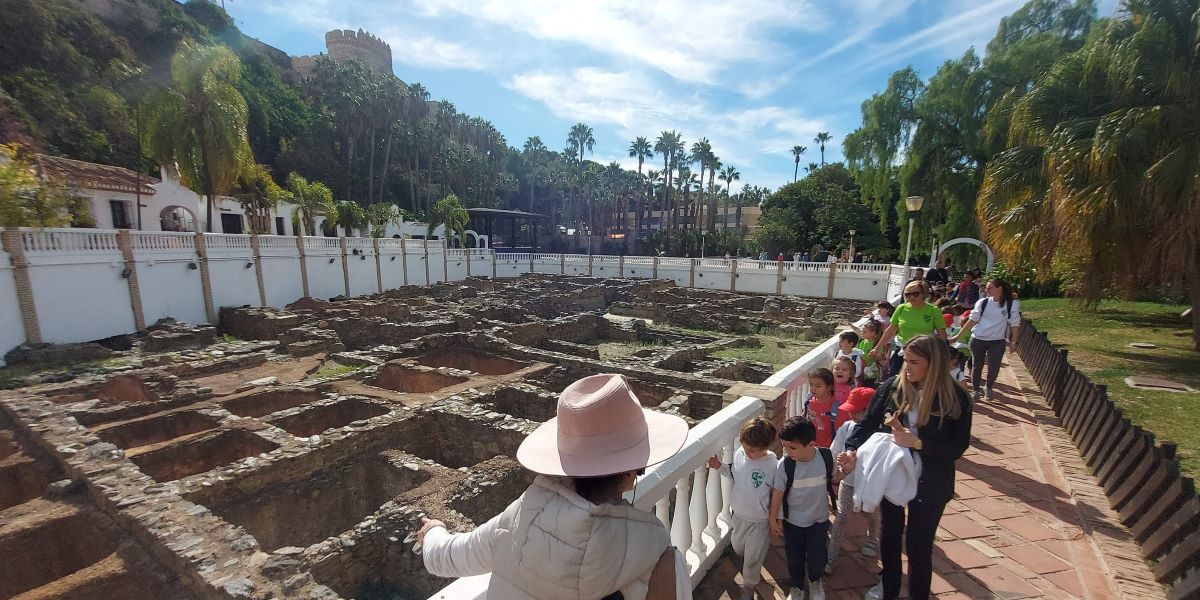 un-mar-de-historias-acerca-y-difunde-el-patrimonio-arqueologico-y-monumental-de-almunecar-entre-escolares-de-almunecar-y-la-provincia