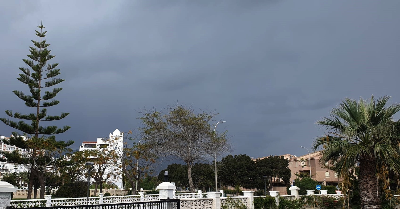 ampliado-el-aviso-naranja-por-lluvias-a-granada-cadiz-malaga