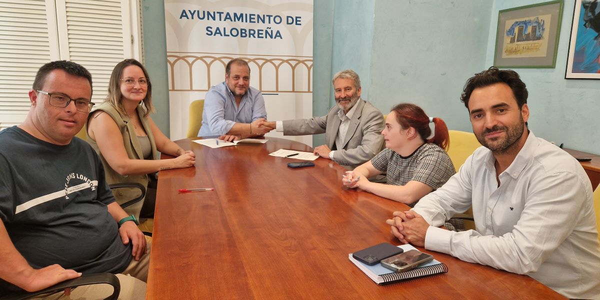 salobrena-amplia-su-convenio-con-down-granada-para-favorecer-la-inclusion-laboral-de-personas-con-sindrome-de-down