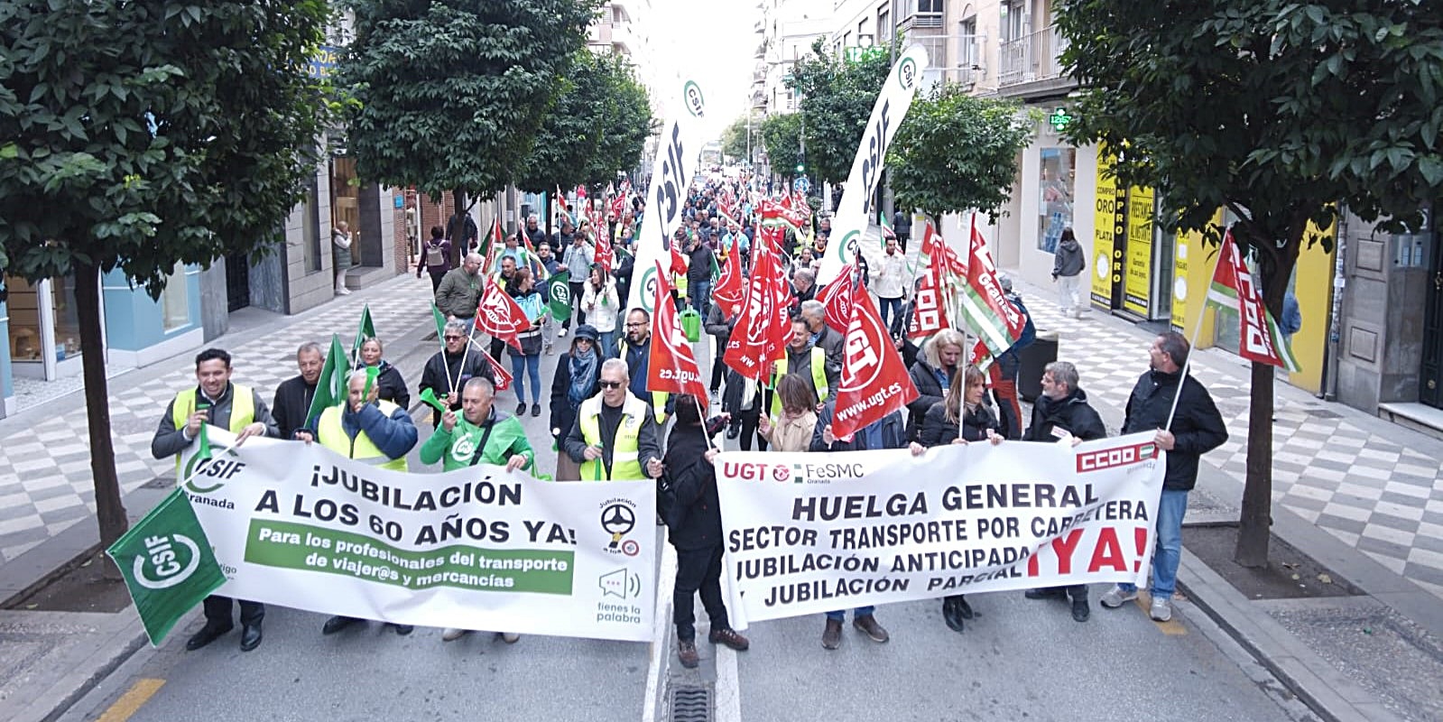 granada-el-transporte-publico-en-huelga-por-una-jubilacion-anticipada-a-los-60-anos-y-mejoras-laborales