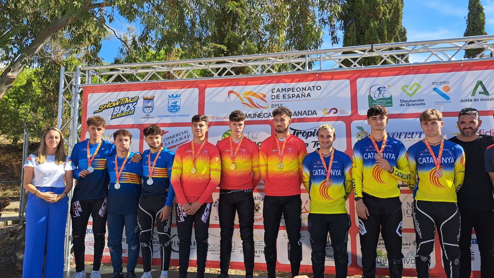 almunecar-corona-a-los-campeones-de-espana-bmx-racing-2024