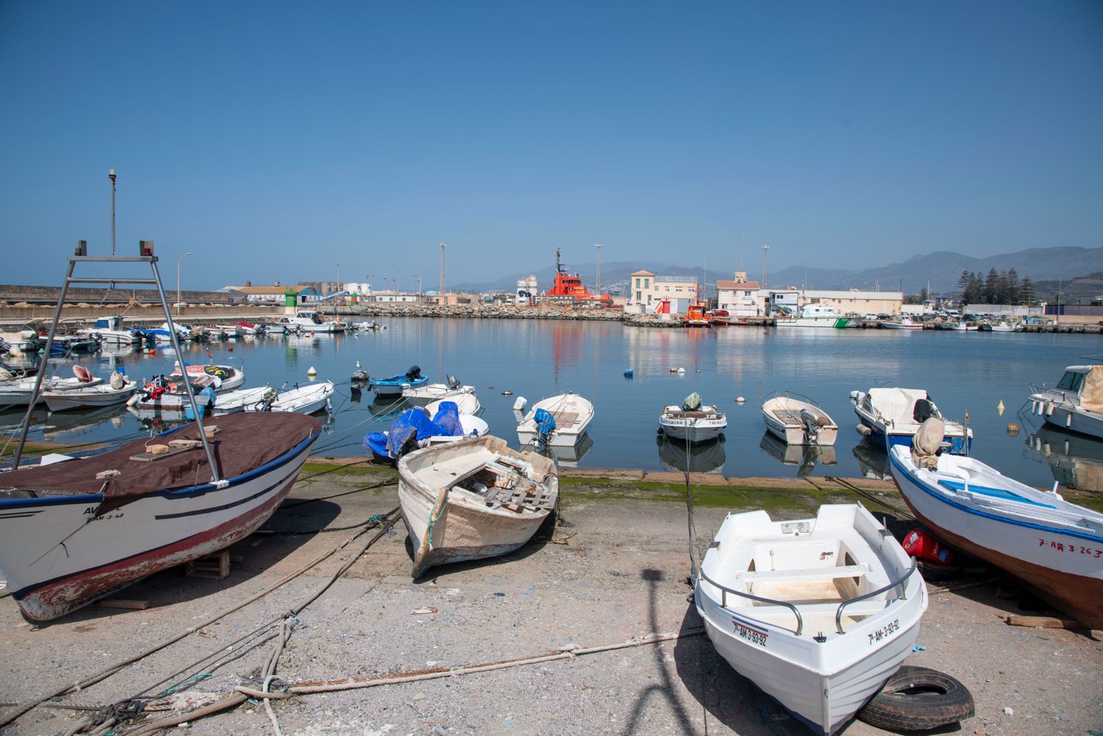 motril-arrestado-por-sustraer-herramientas-de-tres-barcos-pesqueros-en-el-puerto