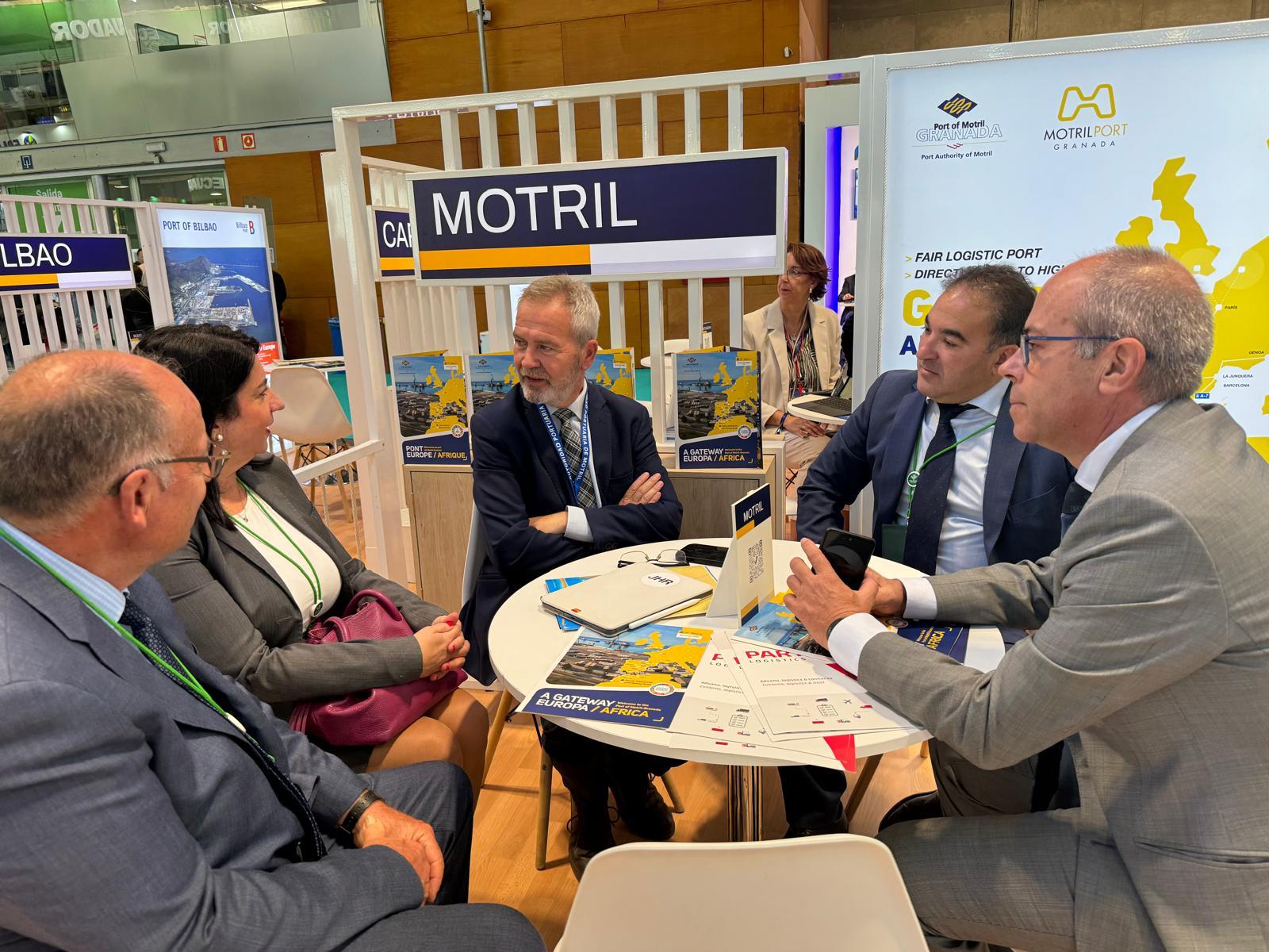 motril-el-puerto-pone-al-servicio-de-los-sectores-hortofruticola-y-olivarero-un-transporte-mas-barato-y-ecologico-para-exportar-sus-productos