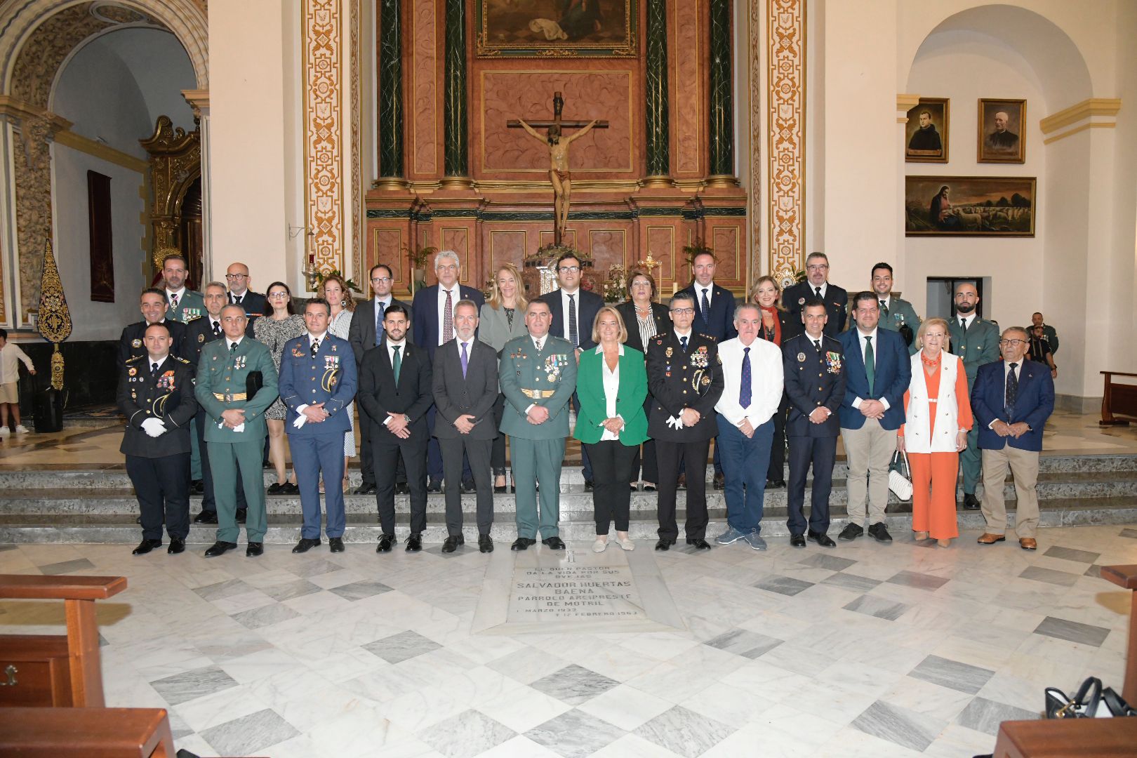 la-guardia-civil-de-motril-homenajea-a-su-patrona-la-virgen-del-pilar-en-un-emotivo-acto-con-distinciones-y-presencia-de-autoridades-locales