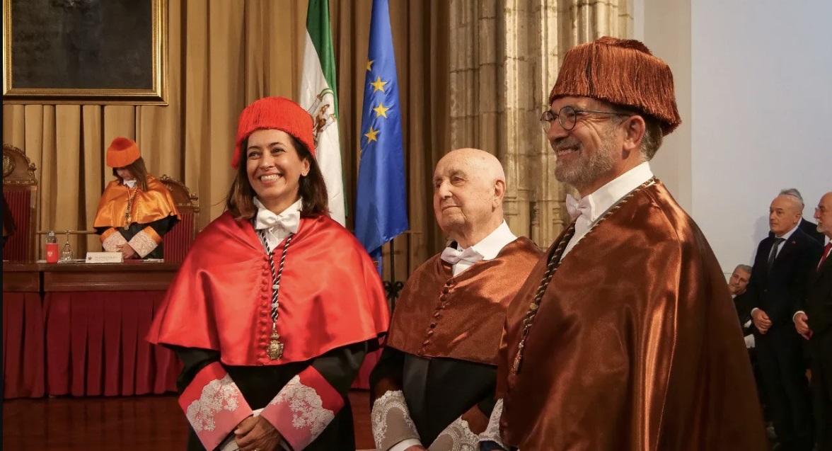 miguel-gimenez-yanguas-ha-sido-investido-como-doctor-honoris-causa-por-la-ugr