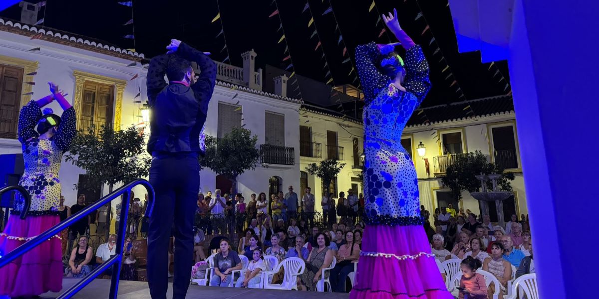 salobrena-exito-rotundo-en-la-noche-de-flamenco-y-danza-espanola-que-deslumbro-el-casco-historico-en-las-fiestas-de-la-virgen-del-rosario